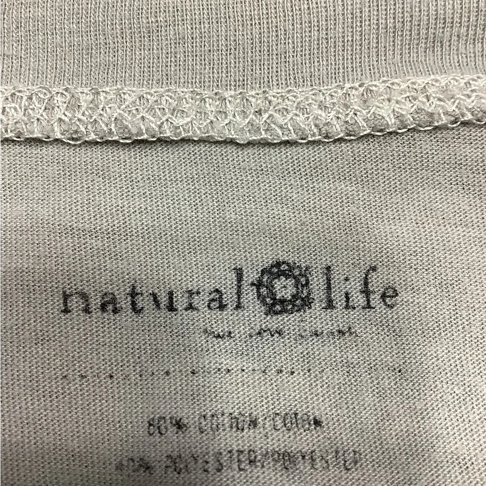 NATURAL LIFE Tee with Rainbow Heart 
“It’s a good day to have a good day” - Picture 4 of 4